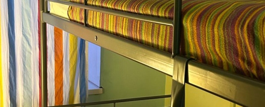 Двухместный номер с двухъярусной кроватью или 2 раздельными кроватями и общей ванной комнатой в Берёза