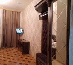 Стандартный номер с 1 двуспальной и 1 односпальной кроватями в За рулем Юг