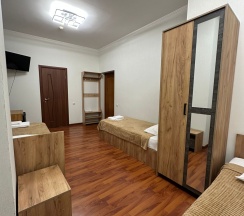 Стандартный трехместный номер в Николаевский