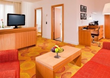 Люкс Executive c 1 комнатой в Courtyard by Marriott Budapest City Center