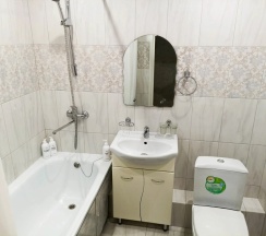 Апартаменты Comfort с балконом в Квартира с модными кроликами и большой площадью в Орбите