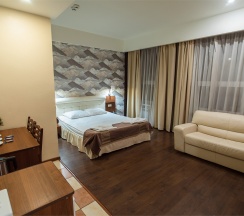 Стандарт двухместный (с одной двуспальной кроватью) в Уют-парк