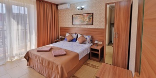 Геленджик: Гостевой дом Лорис