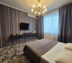 "Люкс" (2 спальни и двухъярусная кровать) в Такт