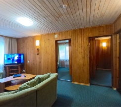 Коттедж «Украинская хата» с кухней 3-х комнатный в Vе art resort
