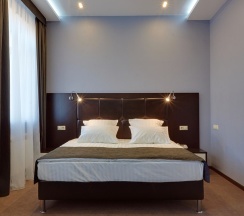 Студия в Семь королей