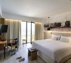 Двухместный номер Deluxe с балконом (двуспальная кровать) в Ibis Styles Heraklion Central