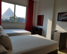 Трёхместный номер в Sahara Pyramids Inn