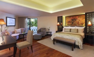Двухместный полулюкс (2 отдельные кровати) в Anantara Riverside Bangkok Resort