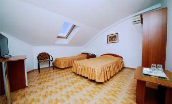 Двухместный номер Твин в мансарде в Ясон