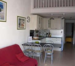 Апартаменты Deluxe в Green Village