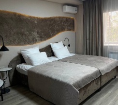 Джуниор сюит (Junior Suite) с двуспальной кроватью (3 этаж) в Бира