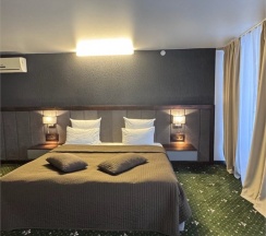 Люкс двухуровневый с видом на озеро (Отель «Alira Palace») в Парк-отель Ая