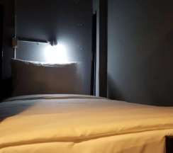 Кровать в общем номере (мужской номер) в The Bed Hostel at Patong