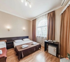 Трехместный номер с балконом в SunCityHotels