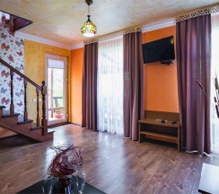 5-местный "Коттедж" двухуровневый в Манэ