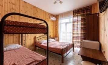 Четырёхместный номер Standard с балконом в Mari