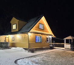 Бунгало у воды в Домики у пляжа