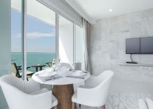 Номер Standard с 2 комнатами с балконом в White Sand Beach Residences Pattaya