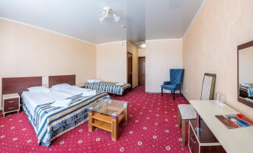 Номер улучшенный семейный в Red hotel