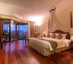 Двухместный номер Deluxe с балконом двуспальная кровать в Angkor Palace Resort & Spa