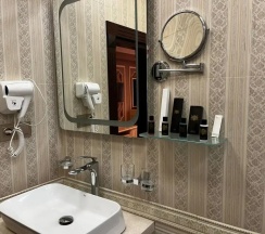 Двухместный номер Deluxe (двуспальная кровать) в Baku Hotel