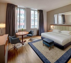 Двухместный номер Corner двуспальная кровать в Hilton Cologne