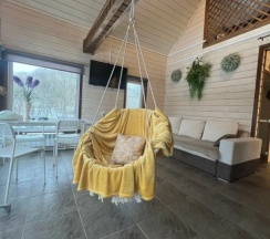 Двухместный коттедж с 2 комнатами с балконом (двуспальная кровать) в Yley glamping