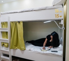 Кровать в общем номере (мужской номер) в Sunny hostel