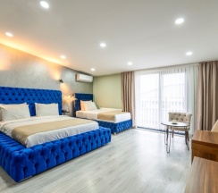 Трёхместный семейный номер Superior в Отель Monezza Hotel