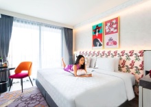 Двухместный номер Deluxe с балконом двуспальная кровать в Hotel Clover Patong Phuket