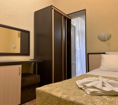 Семейный двухкомнатный с кухней в Уют