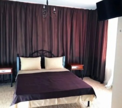 Люкс с видом на бассейн в Sandal`House
