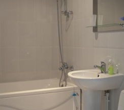 Номер стандарт с 1 двуспальной кроватью в Спутник