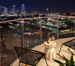 Двухместный люкс двуспальная кровать в Virgin Hotels Dallas
