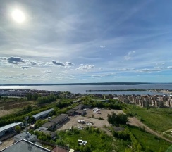 Студия с балконом и с красивым видом из окна в Апартаменты Кама Люкс