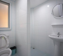 Трёхместный номер Standard в D-hub Hostel