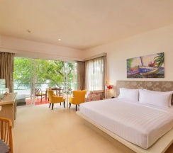 Номер Deluxe рядом с пляжем в The Briza Beach Resort Khaolak