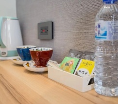 Двухместный номер Standard с видом на город двуспальная кровать в Rainbow Hotel