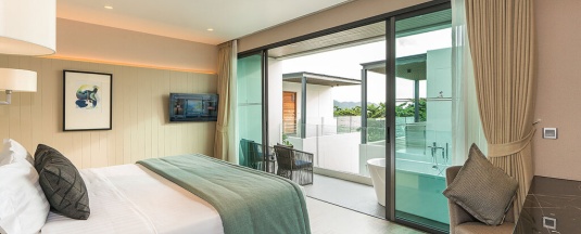 Двухместный номер Deluxe с видом на бассейн двуспальная кровать в My Beach Resort Phuket