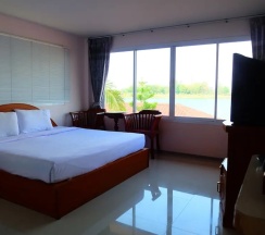 Номер Standard с видом на реку в Techno Riverview Resort