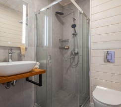 Домик с террасой в Calista