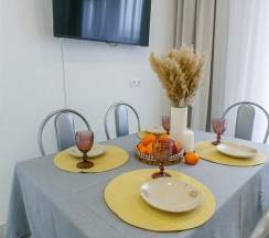 Апартаменты "На листопадной 15А" в Саквояж