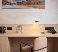 Номер делюкс стандарт в AurA City Hotel