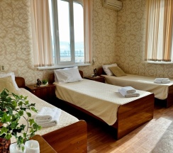 Стандартный 3х-местный номер в Арарат