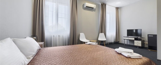 Улучшенный двухместный номер с 1 кроватью в Hitotel