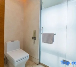 Двухместный люкс Deluxe с видом на реку (двуспальная кровать) в Sanya Phoenix Waterside Gloria Resort