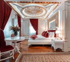 Двухместный люкс Mansion Premium двуспальная кровать в Отель Seven Hills Palace