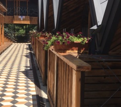 Семейный шестиместный номер в Marine River Club