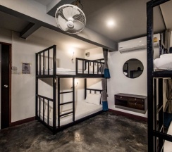 Кровать в общем номере в Balcony Party Hostel Beachfront - Adults Only